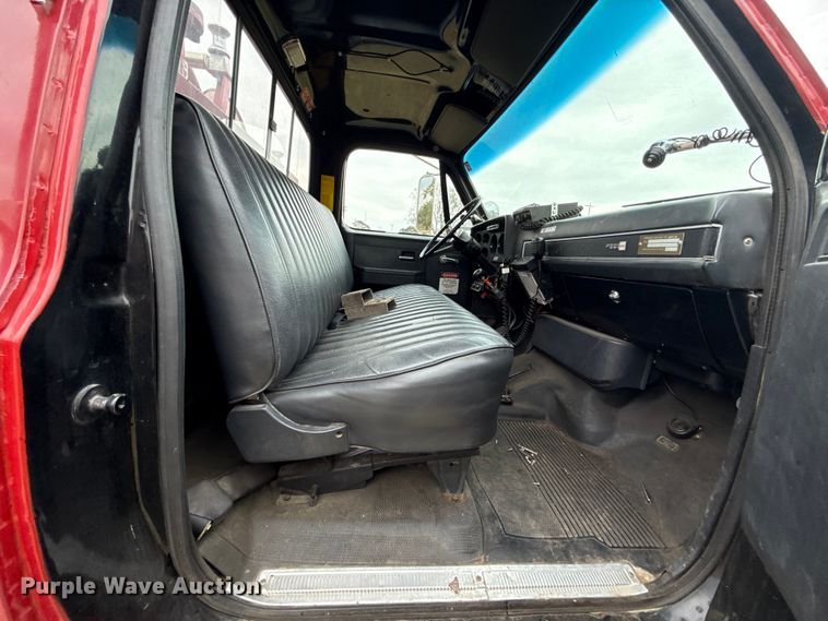 image for item EU5081 1990 GMC C7D  pumper fire truck