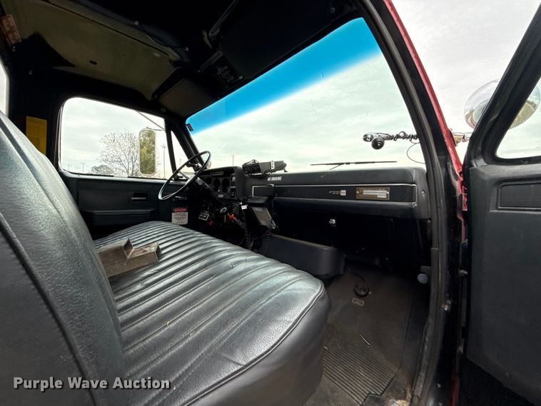 image for item EU5081 1990 GMC C7D  pumper fire truck