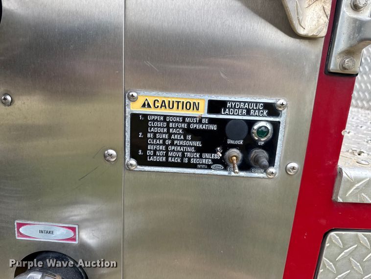 image for item EU5082 2000 E-One pumper fire truck