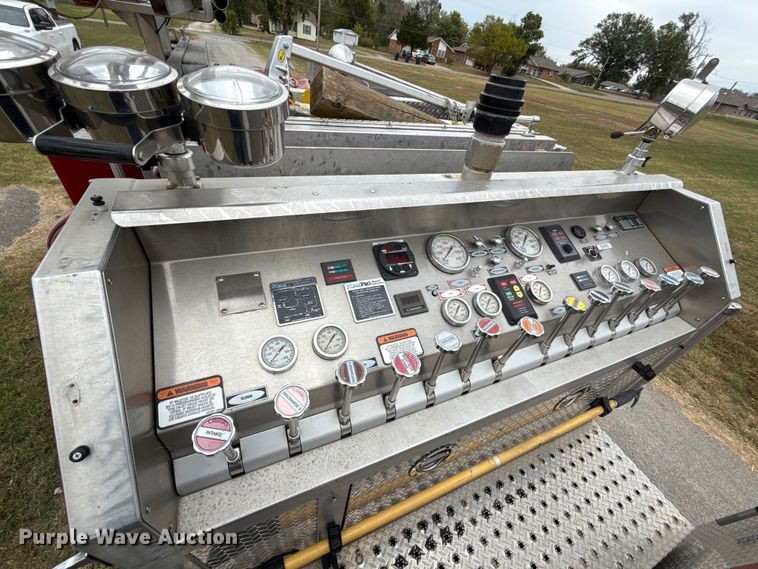 image for item EU5082 2000 E-One pumper fire truck