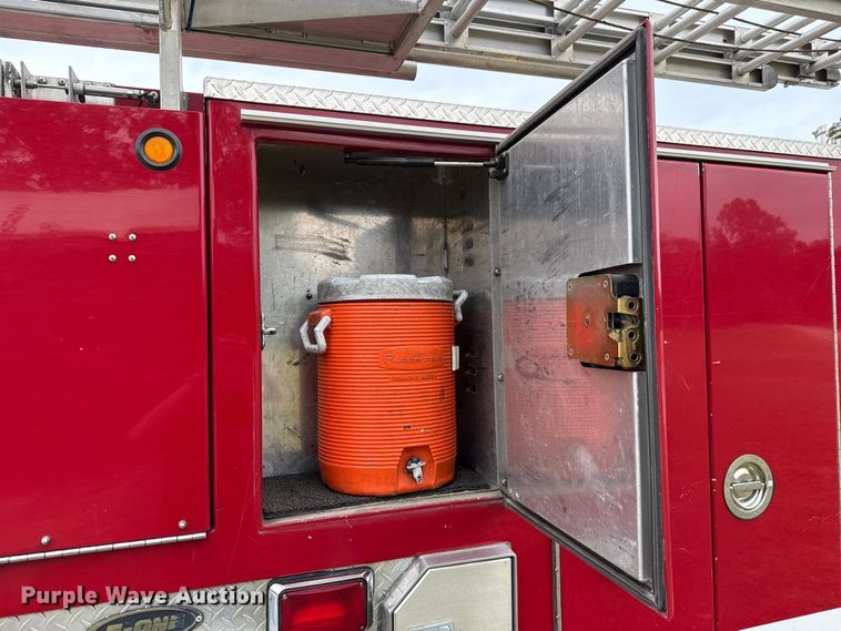 image for item EU5082 2000 E-One pumper fire truck