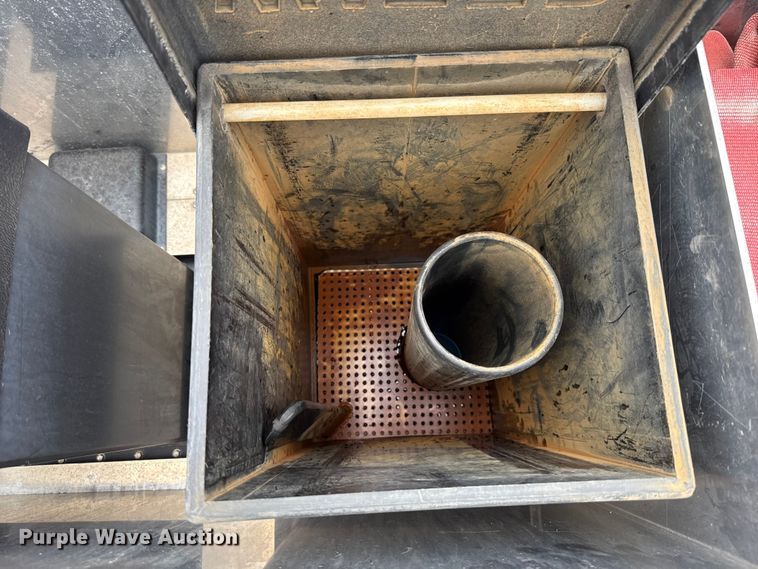 image for item EU5082 2000 E-One pumper fire truck