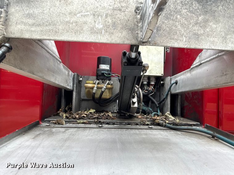 image for item EU5082 2000 E-One pumper fire truck