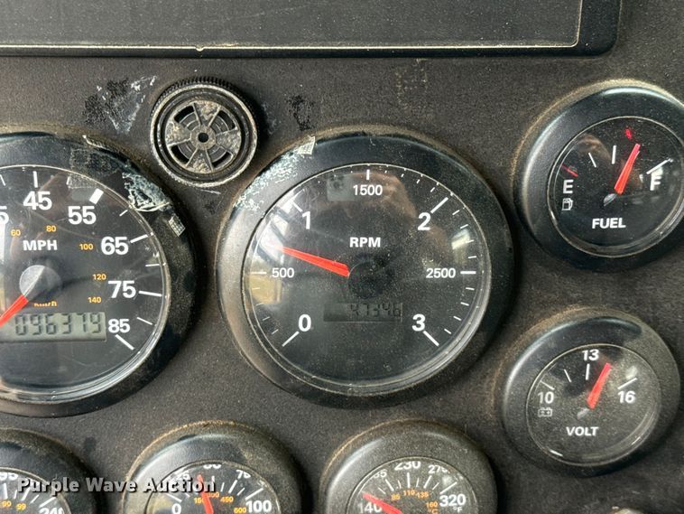 image for item EU5082 2000 E-One pumper fire truck