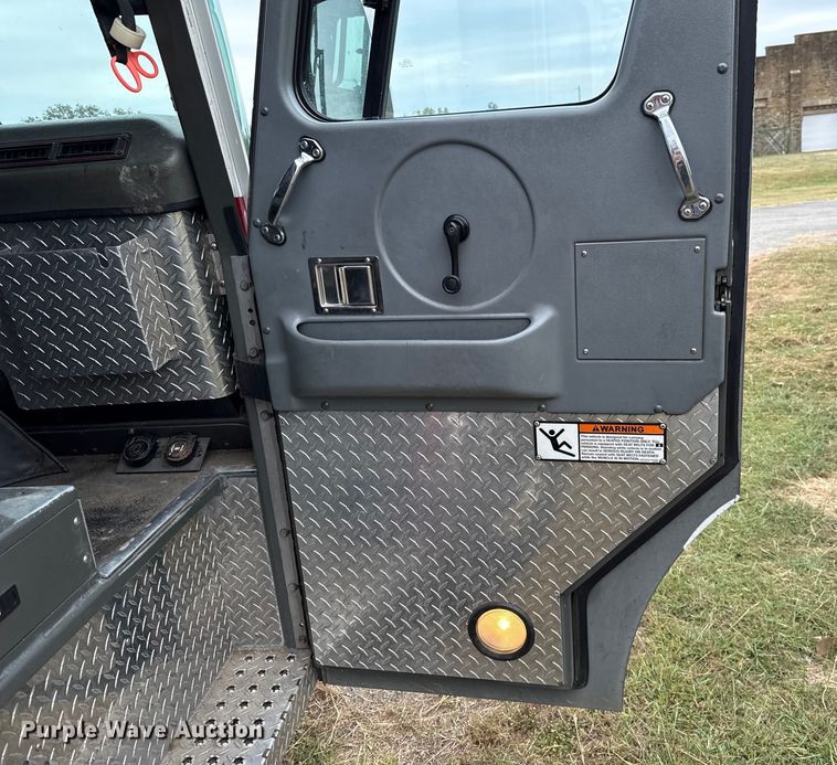 image for item EU5082 2000 E-One pumper fire truck