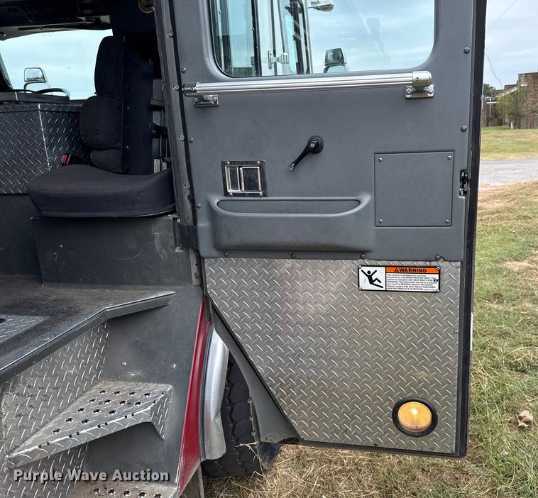 image for item EU5082 2000 E-One pumper fire truck