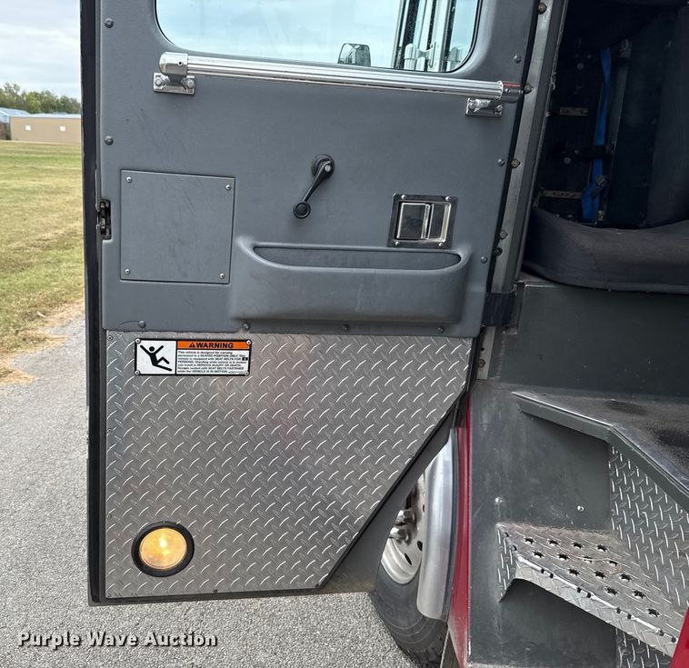 image for item EU5082 2000 E-One pumper fire truck