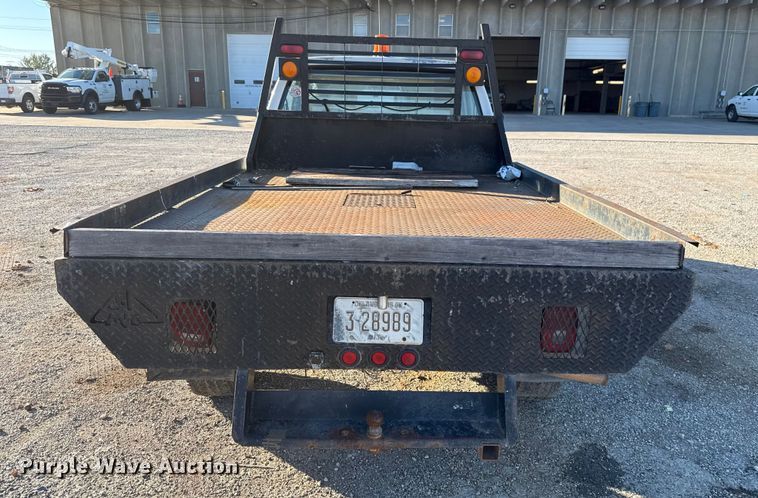 image for item EU5100 1989 Chevrolet C2500 flatbed pickup truck