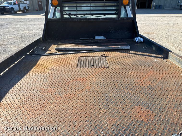 image for item EU5100 1989 Chevrolet C2500 flatbed pickup truck