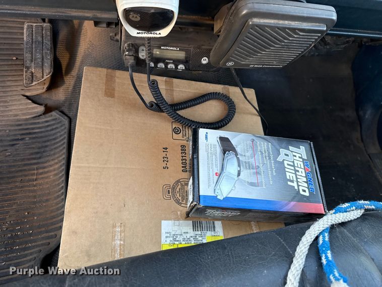 image for item EU5100 1989 Chevrolet C2500 flatbed pickup truck