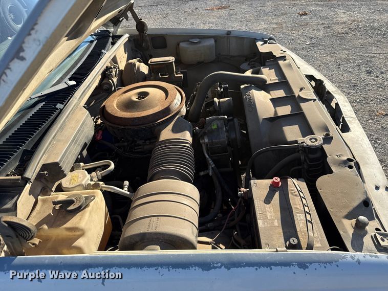 image for item EU5100 1989 Chevrolet C2500 flatbed pickup truck