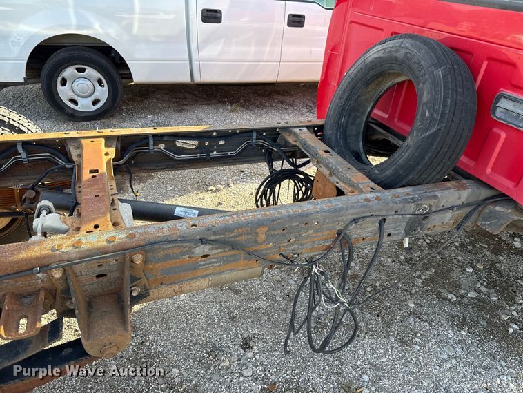 image for item EU5102 2005 Ford F550 truck cab and chassis