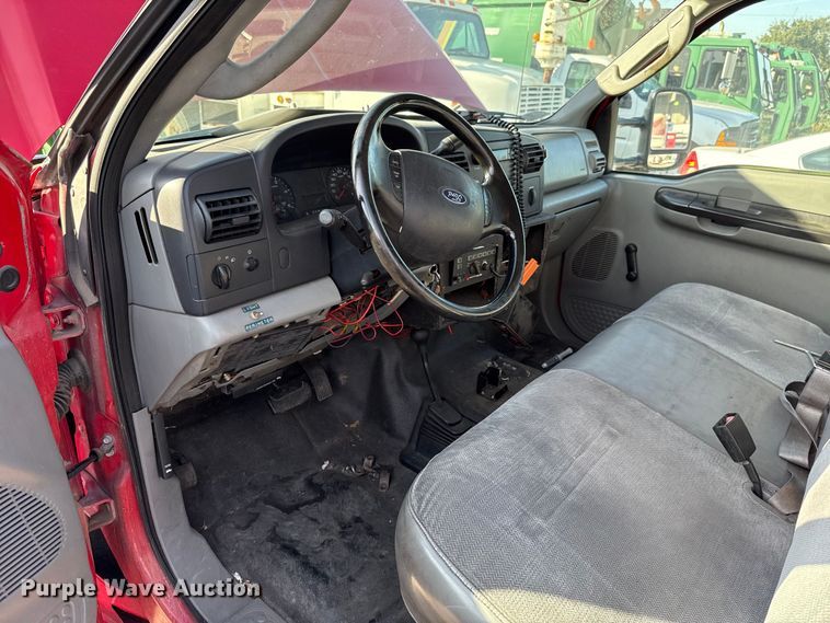 image for item EU5102 2005 Ford F550 truck cab and chassis