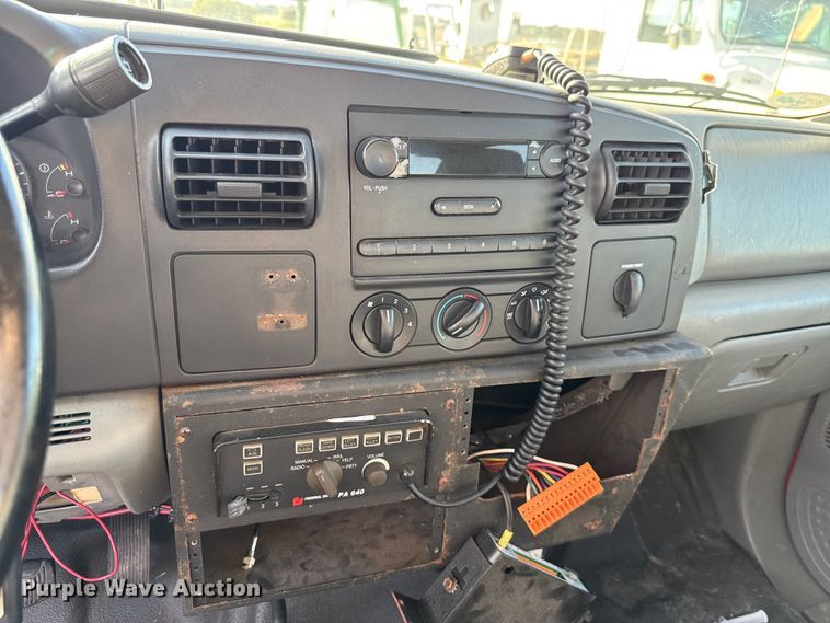 image for item EU5102 2005 Ford F550 truck cab and chassis