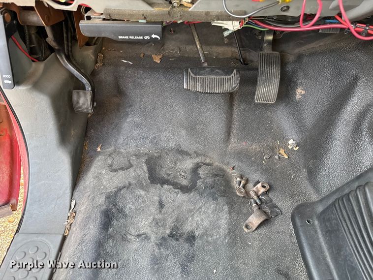 image for item EU5102 2005 Ford F550 truck cab and chassis