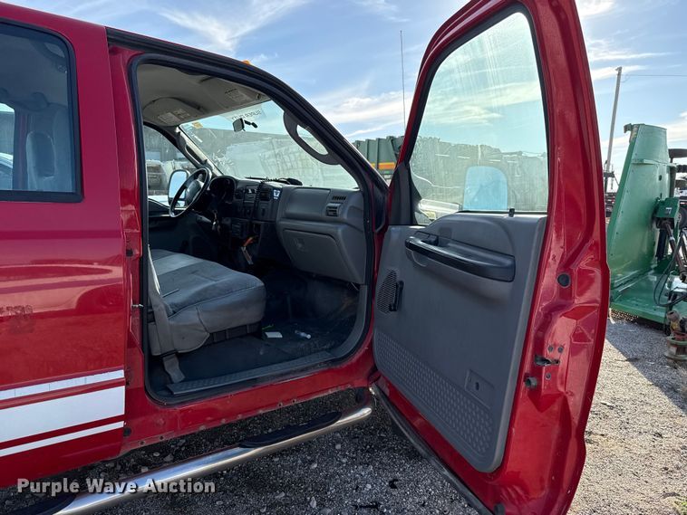 image for item EU5102 2005 Ford F550 truck cab and chassis