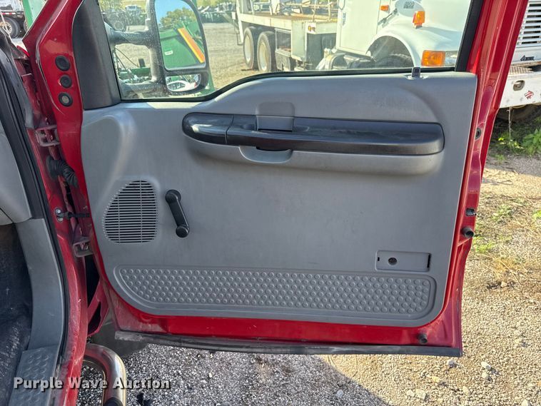 image for item EU5102 2005 Ford F550 truck cab and chassis