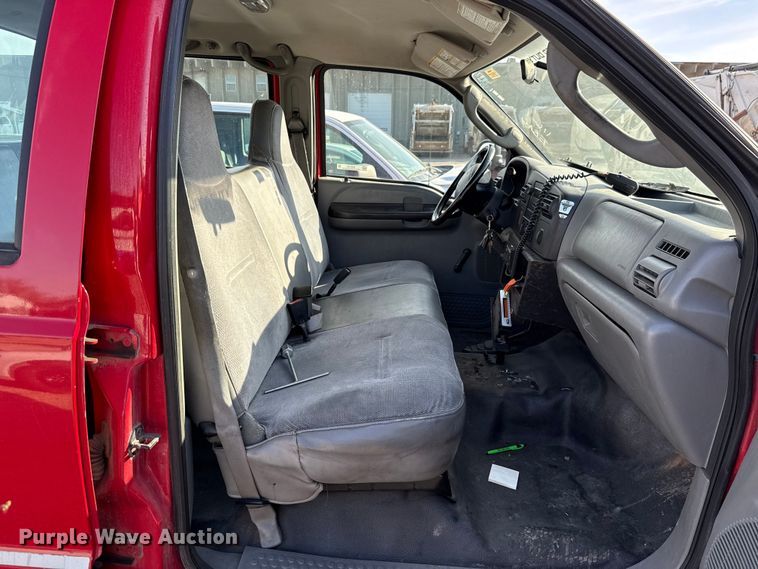 image for item EU5102 2005 Ford F550 truck cab and chassis