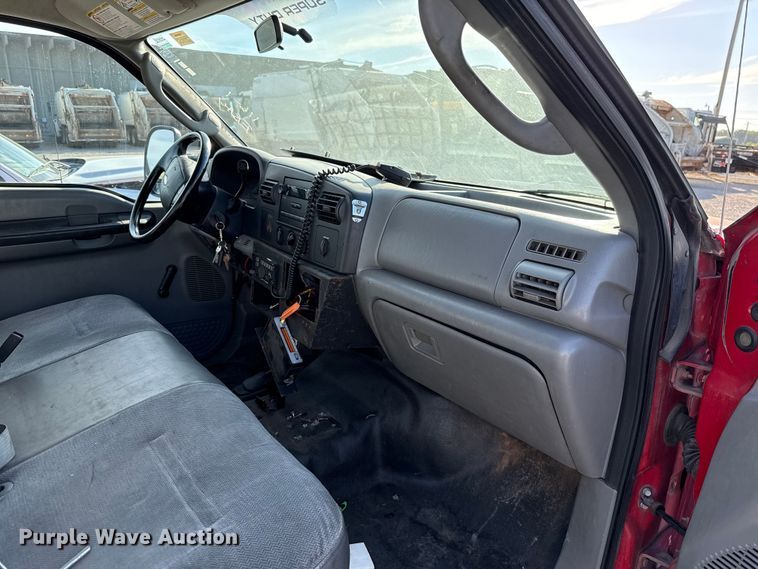 image for item EU5102 2005 Ford F550 truck cab and chassis