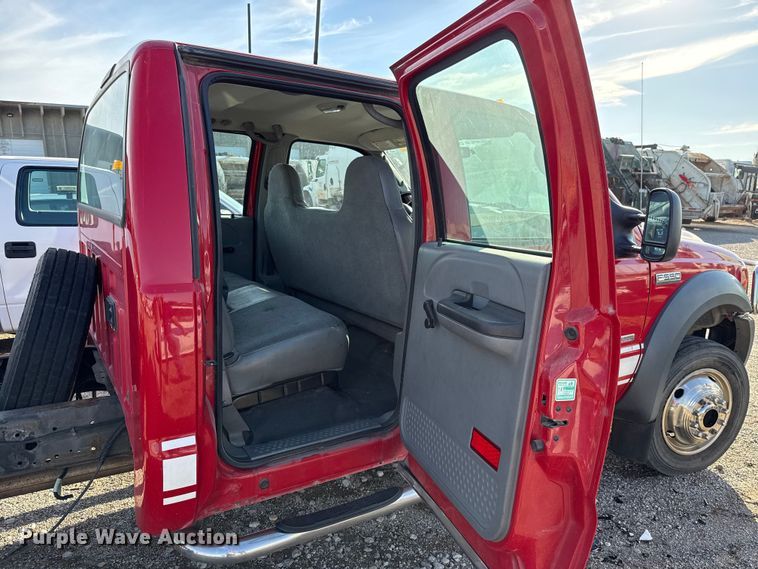 image for item EU5102 2005 Ford F550 truck cab and chassis