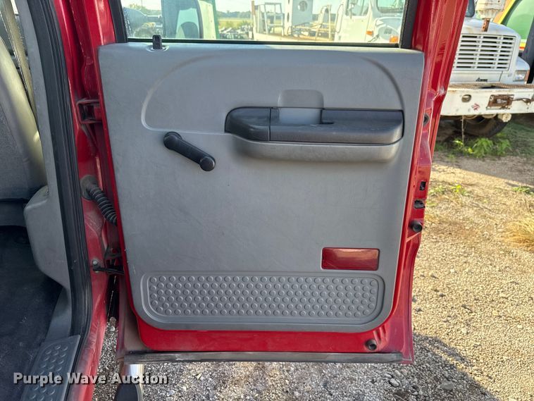 image for item EU5102 2005 Ford F550 truck cab and chassis