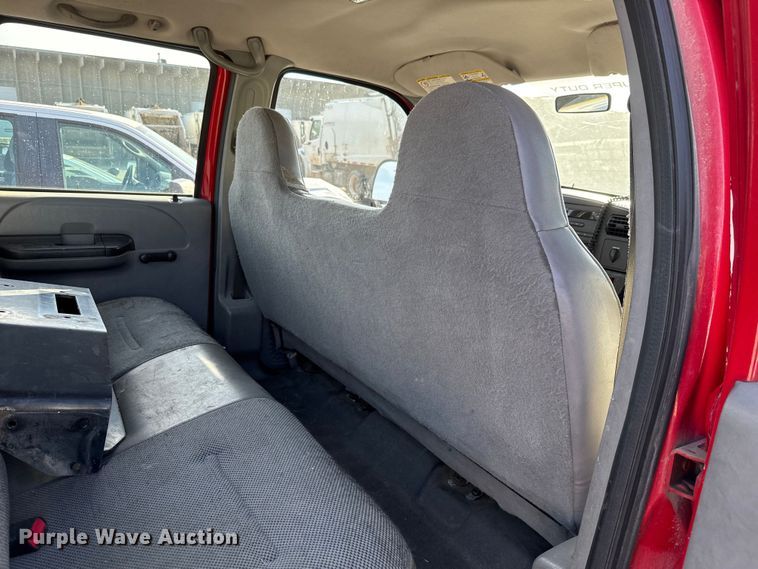 image for item EU5102 2005 Ford F550 truck cab and chassis