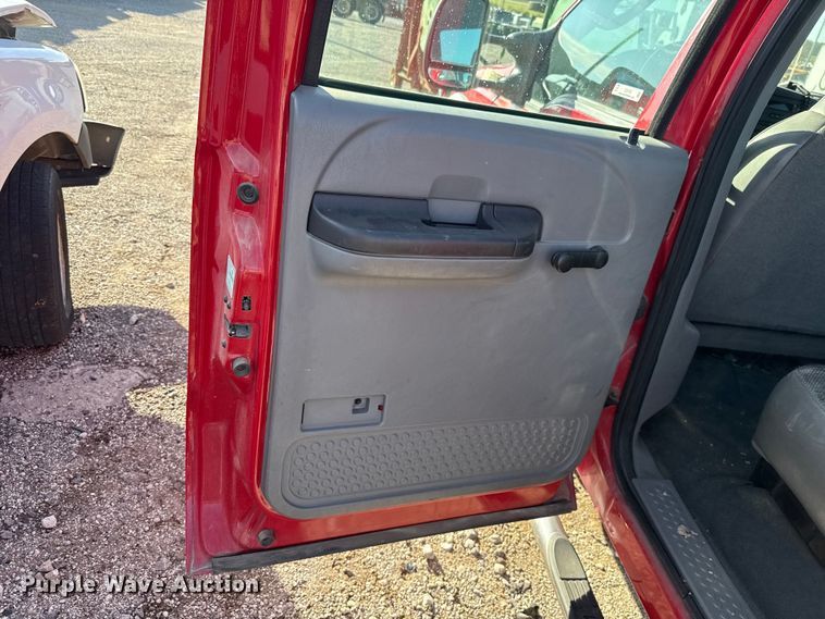 image for item EU5102 2005 Ford F550 truck cab and chassis