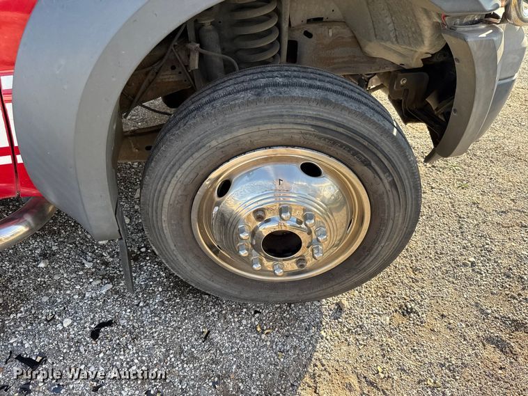 image for item EU5102 2005 Ford F550 truck cab and chassis