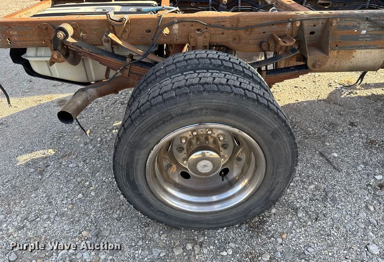 image for item EU5102 2005 Ford F550 truck cab and chassis