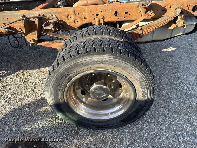 image for item EU5102 2005 Ford F550 truck cab and chassis