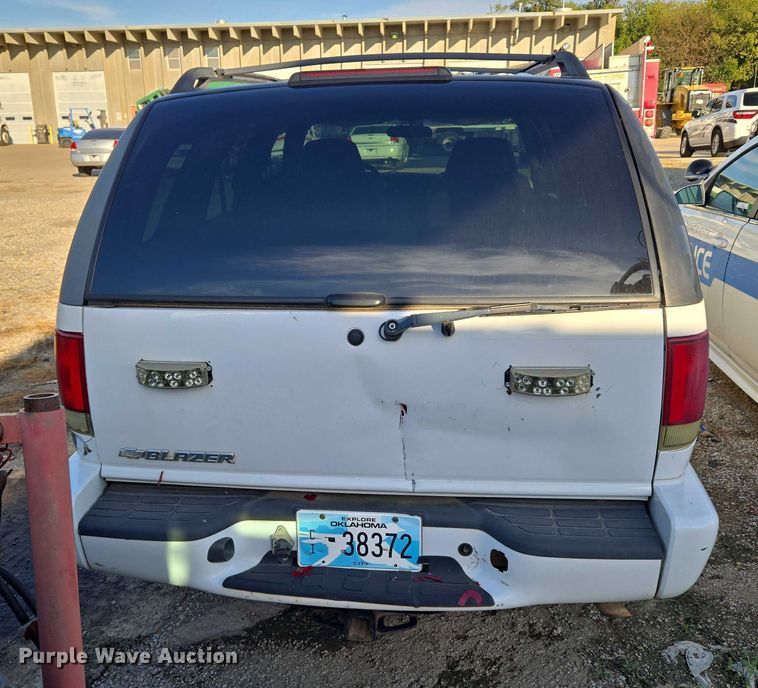 image for item EU5105 2004 Chevrolet Blazer SUV