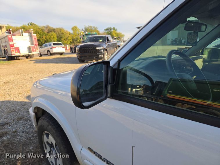 image for item EU5105 2004 Chevrolet Blazer SUV