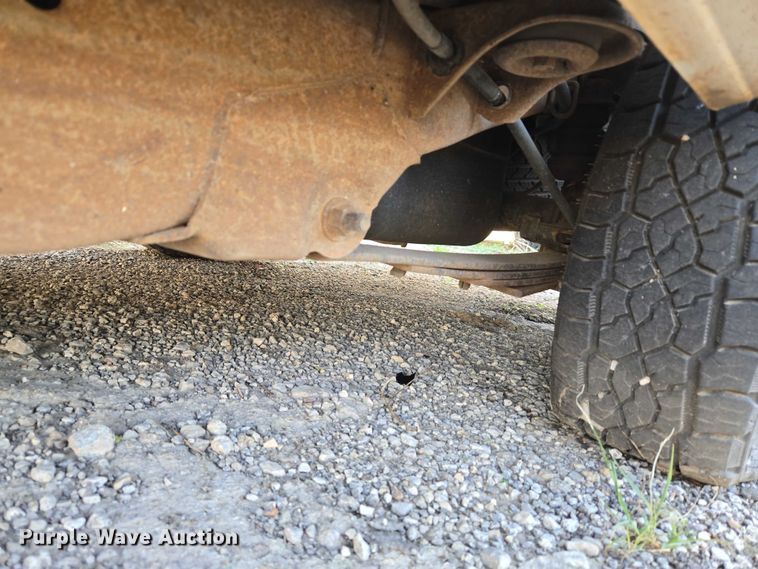 image for item EU5105 2004 Chevrolet Blazer SUV