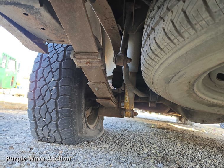 image for item EU5105 2004 Chevrolet Blazer SUV