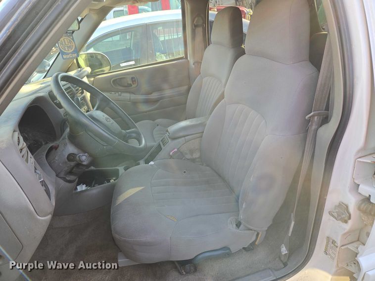 image for item EU5105 2004 Chevrolet Blazer SUV