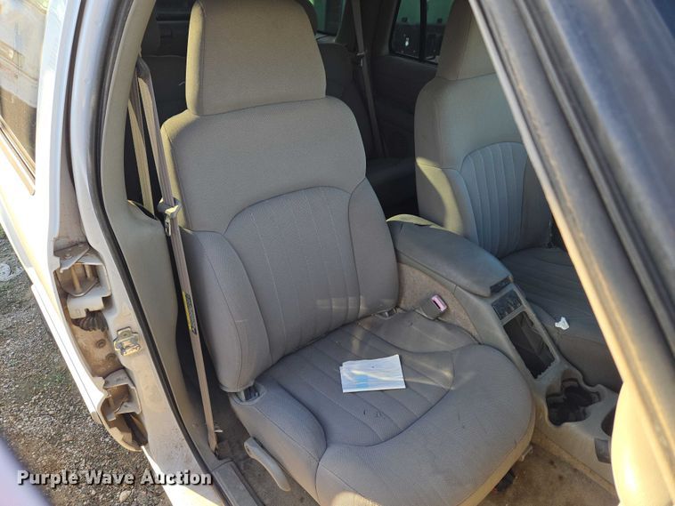 image for item EU5105 2004 Chevrolet Blazer SUV