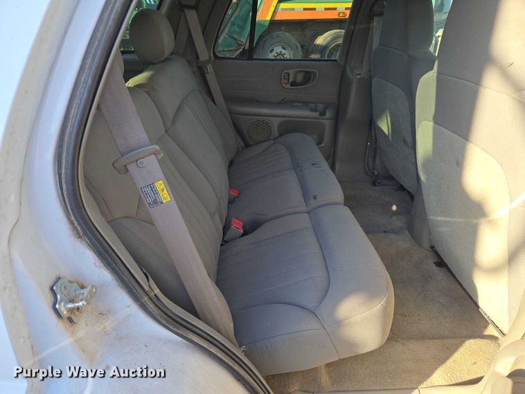 image for item EU5105 2004 Chevrolet Blazer SUV