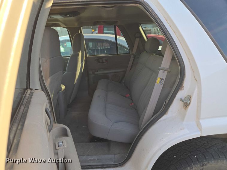 image for item EU5105 2004 Chevrolet Blazer SUV