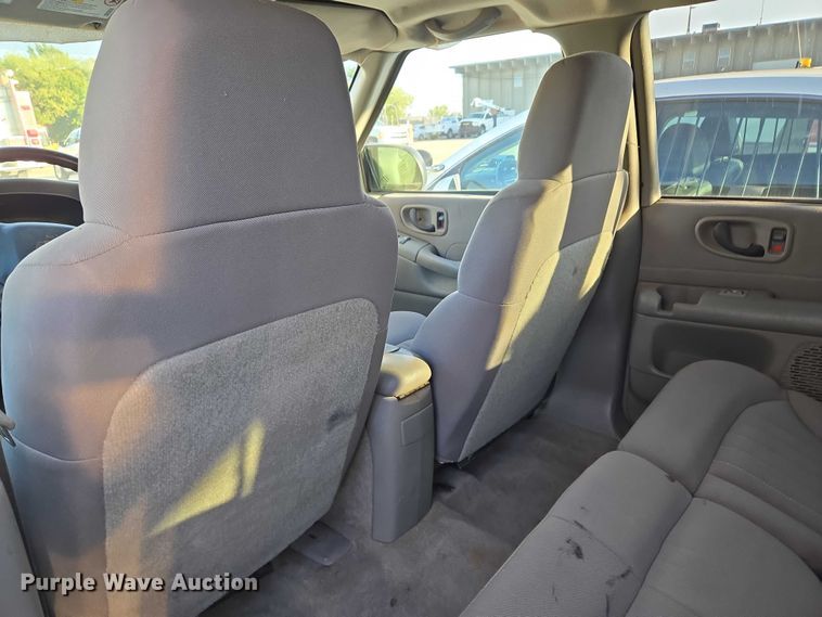 image for item EU5105 2004 Chevrolet Blazer SUV