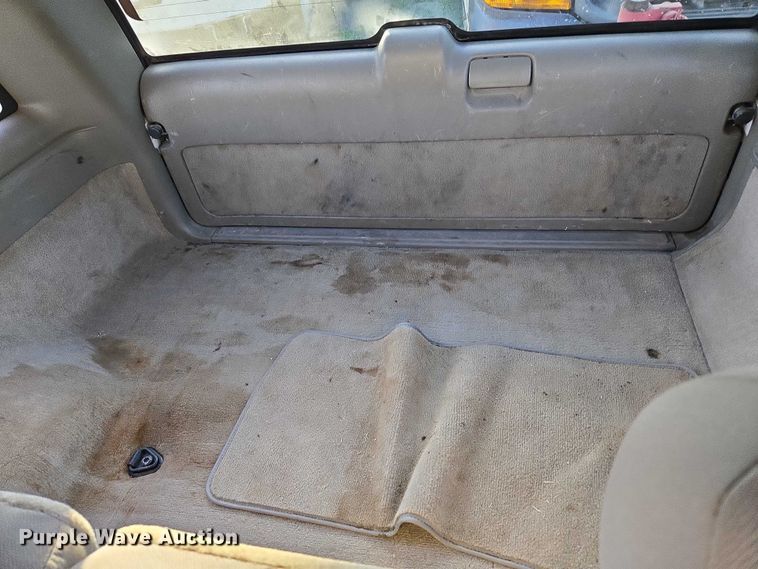 image for item EU5105 2004 Chevrolet Blazer SUV