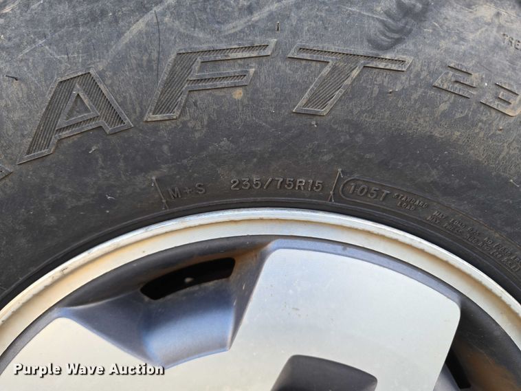 image for item EU5105 2004 Chevrolet Blazer SUV