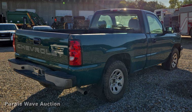 image for item EU5106 2005 Chevrolet Silverado 1500 pickup truck