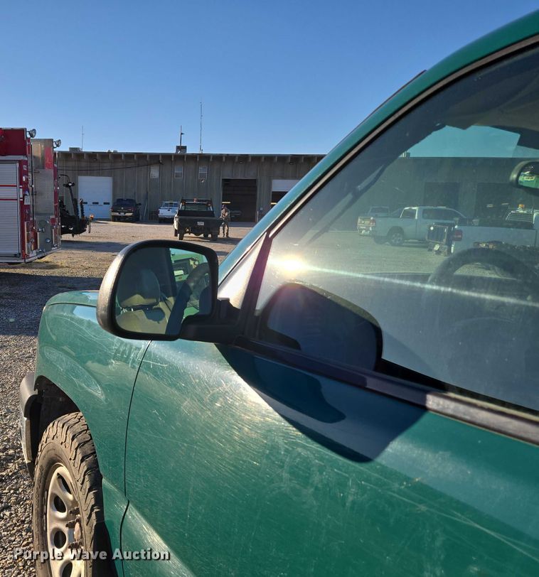 image for item EU5106 2005 Chevrolet Silverado 1500 pickup truck