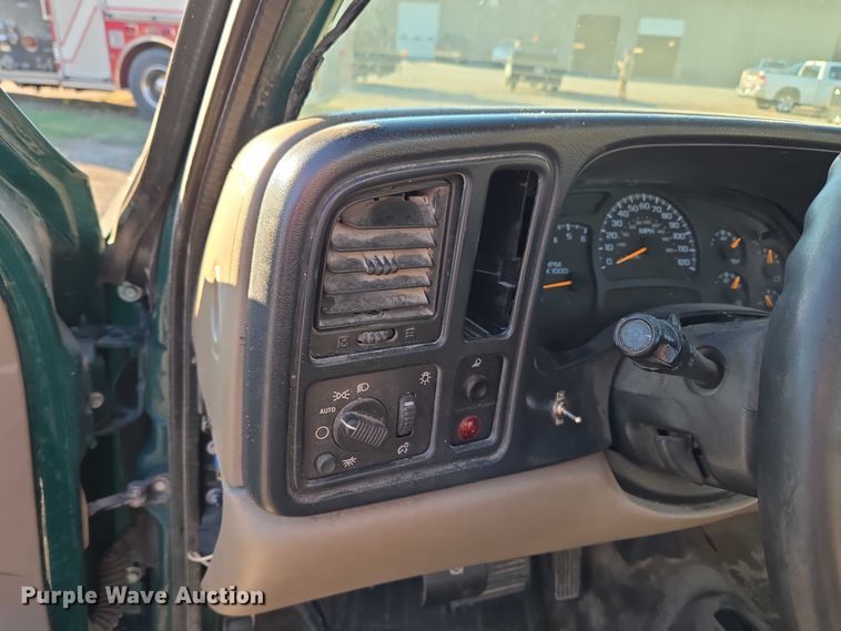 image for item EU5106 2005 Chevrolet Silverado 1500 pickup truck