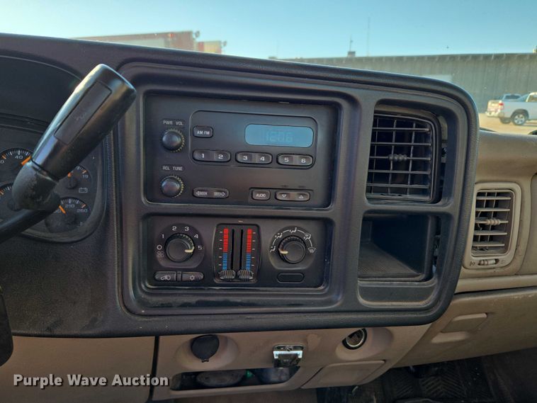 image for item EU5106 2005 Chevrolet Silverado 1500 pickup truck