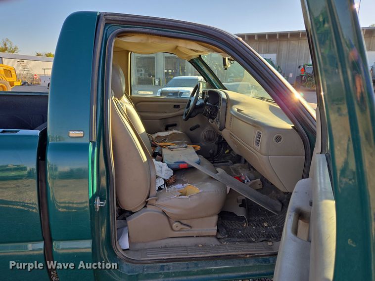 image for item EU5106 2005 Chevrolet Silverado 1500 pickup truck