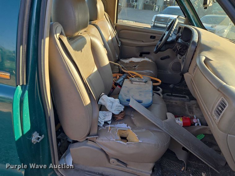 image for item EU5106 2005 Chevrolet Silverado 1500 pickup truck