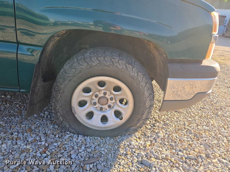image for item EU5106 2005 Chevrolet Silverado 1500 pickup truck