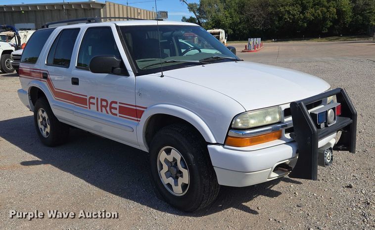 image for item EU5110 2004 Chevrolet Blazer SUV