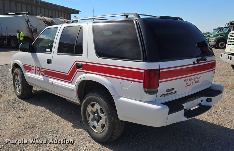 image for item EU5110 2004 Chevrolet Blazer SUV